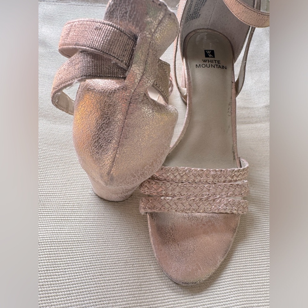 White Mountain Strappy Heeled Sandals Metallic Rose Gold size 7.5